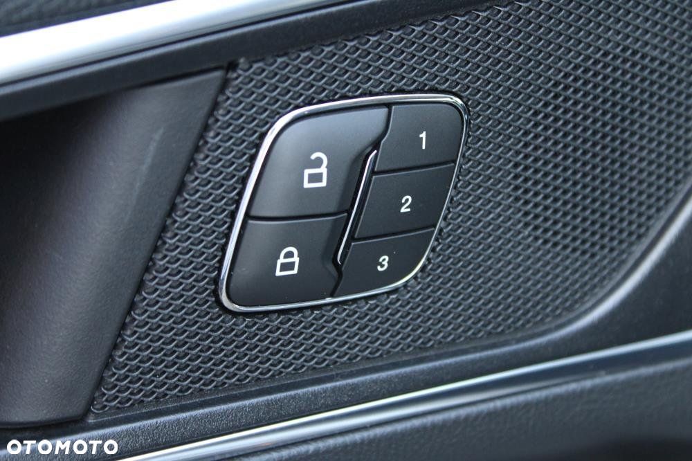 Ford S-Max - 11