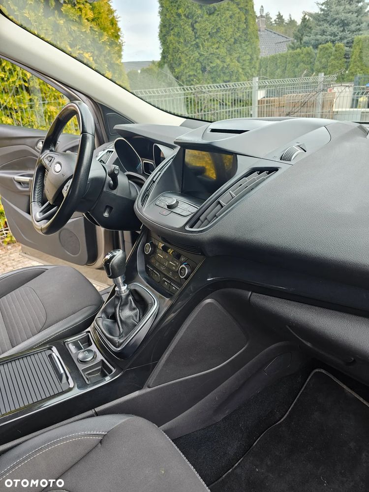 Ford Kuga 2.0 TDCi AWD Titanium - 25