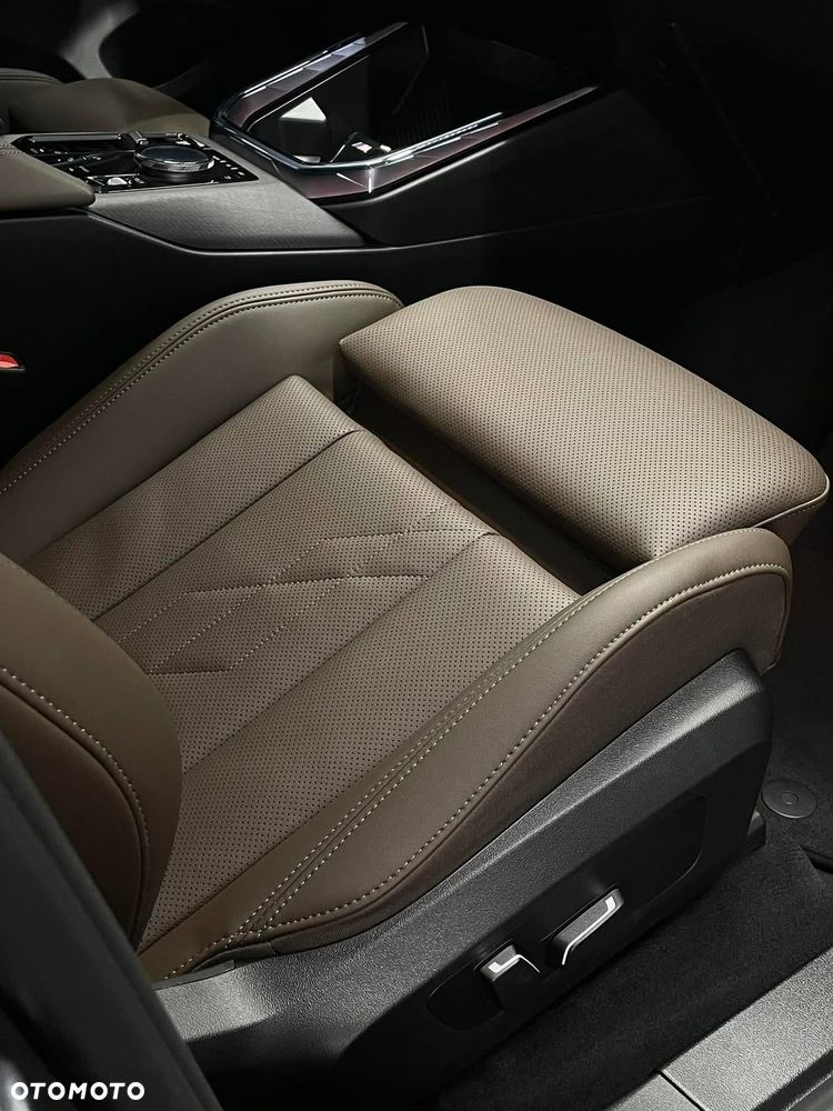 BMW X3 xDrive20 mHEV - 17