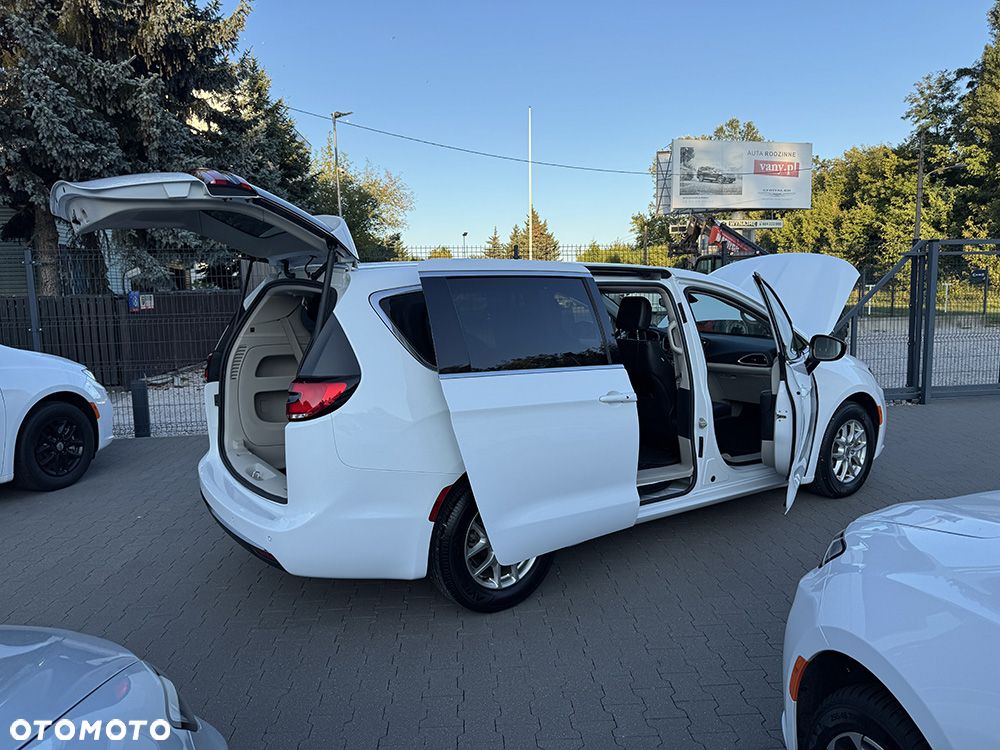 Chrysler Pacifica - 18
