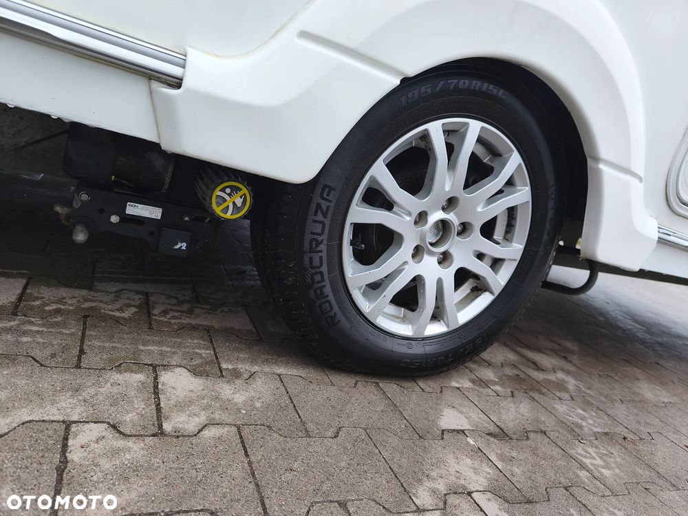 SWIFT CHARISMA 565 - 9