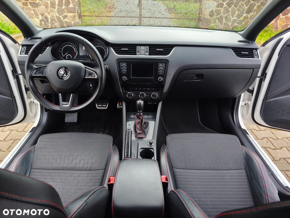 Skoda Octavia 2.0 TDI DSG RS - 16