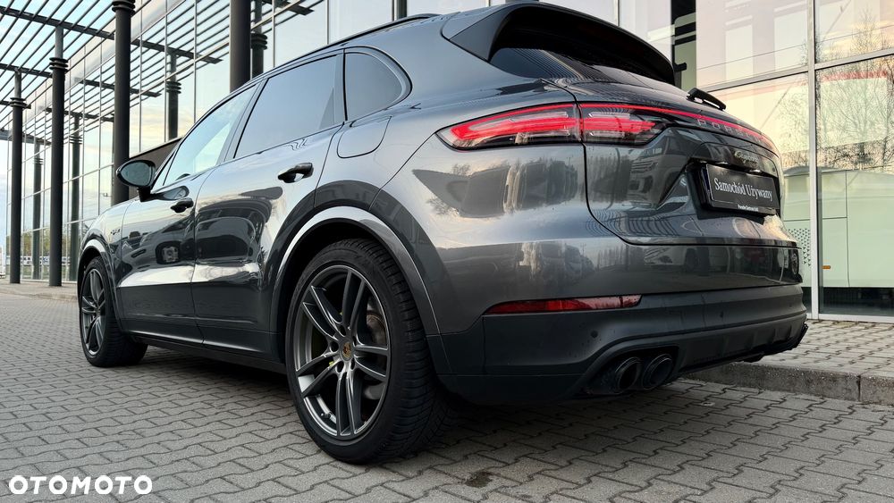 Porsche Cayenne Platinum Edition - 32