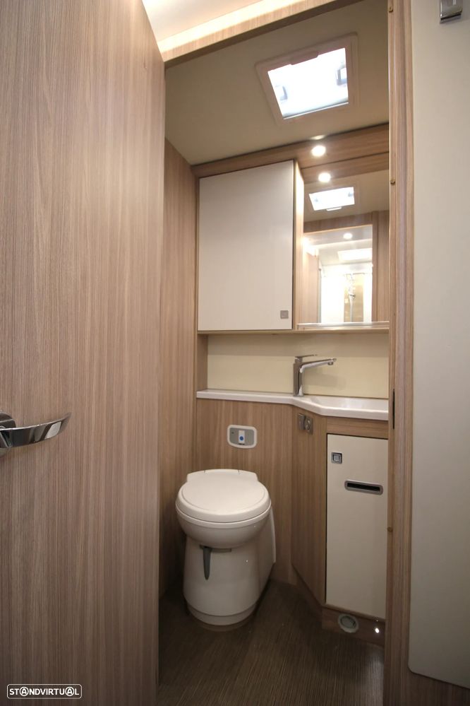 Burstner Ixeo I 728 G *CAMAS GÉMEAS + BASCULANTE* - 13