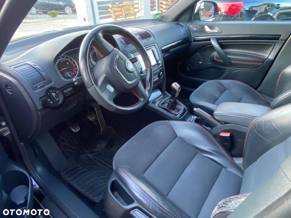 Skoda Superb 2.0 TDI DSG Exclusive - 25