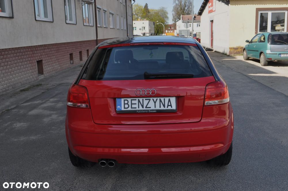 Audi A3 3-drzwiowe 2.0 FSI Attraction - 8