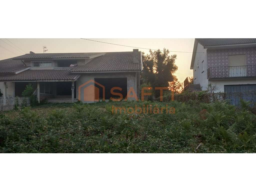 Casa geminada em construção - Grande imagem: 2/2