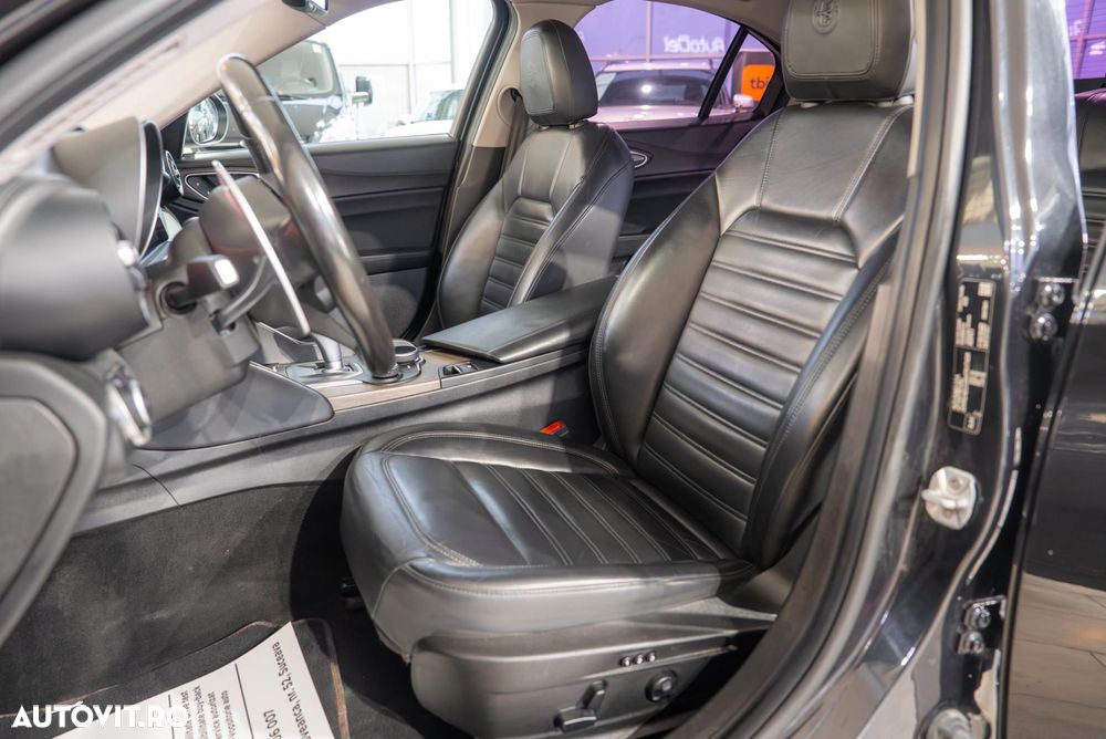 Alfa Romeo Giulia 2.2 Diesel AT8 Super - 20