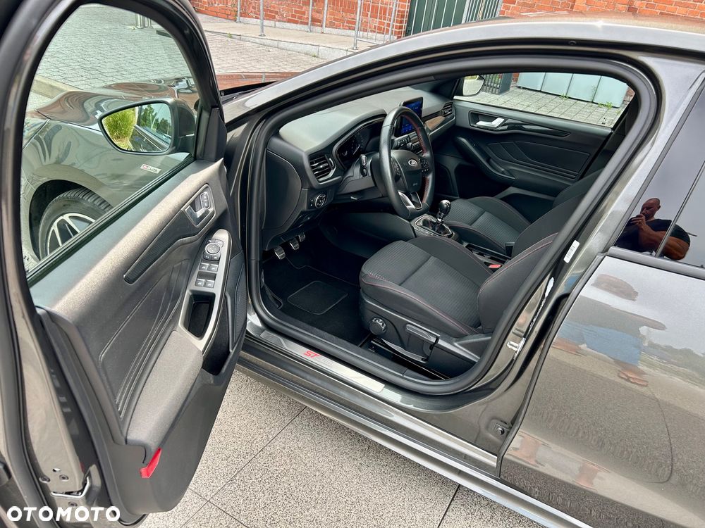 Ford Focus 1.0 EcoBoost Start-Stopp-System ST-LINE - 17
