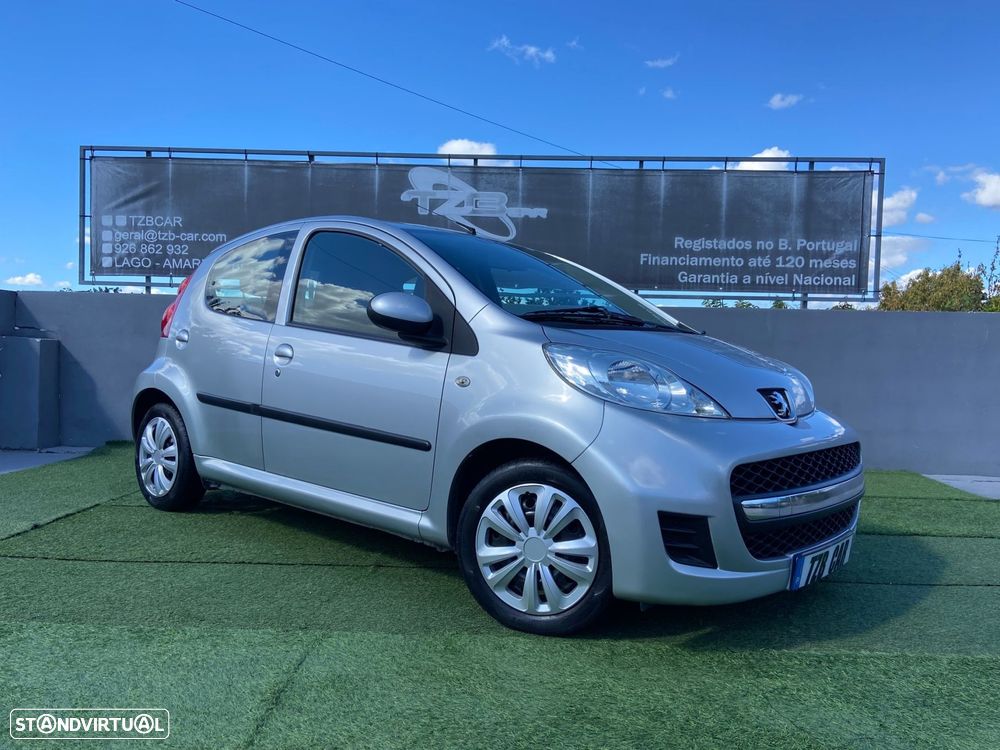 Peugeot 107 1.0 Trendy - 2