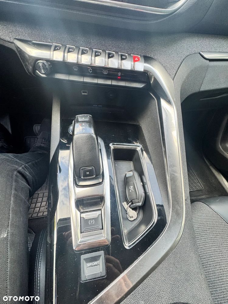 Peugeot 3008 1.5 BlueHDi Allure S&S EAT8 - 24
