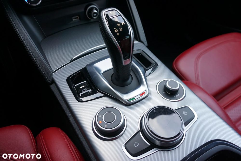 Alfa Romeo Stelvio 2.0 Turbo Veloce Q4 - 27