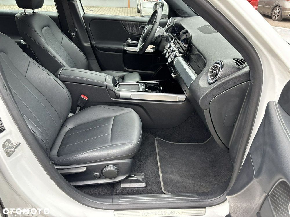 Mercedes-Benz EQB - 20