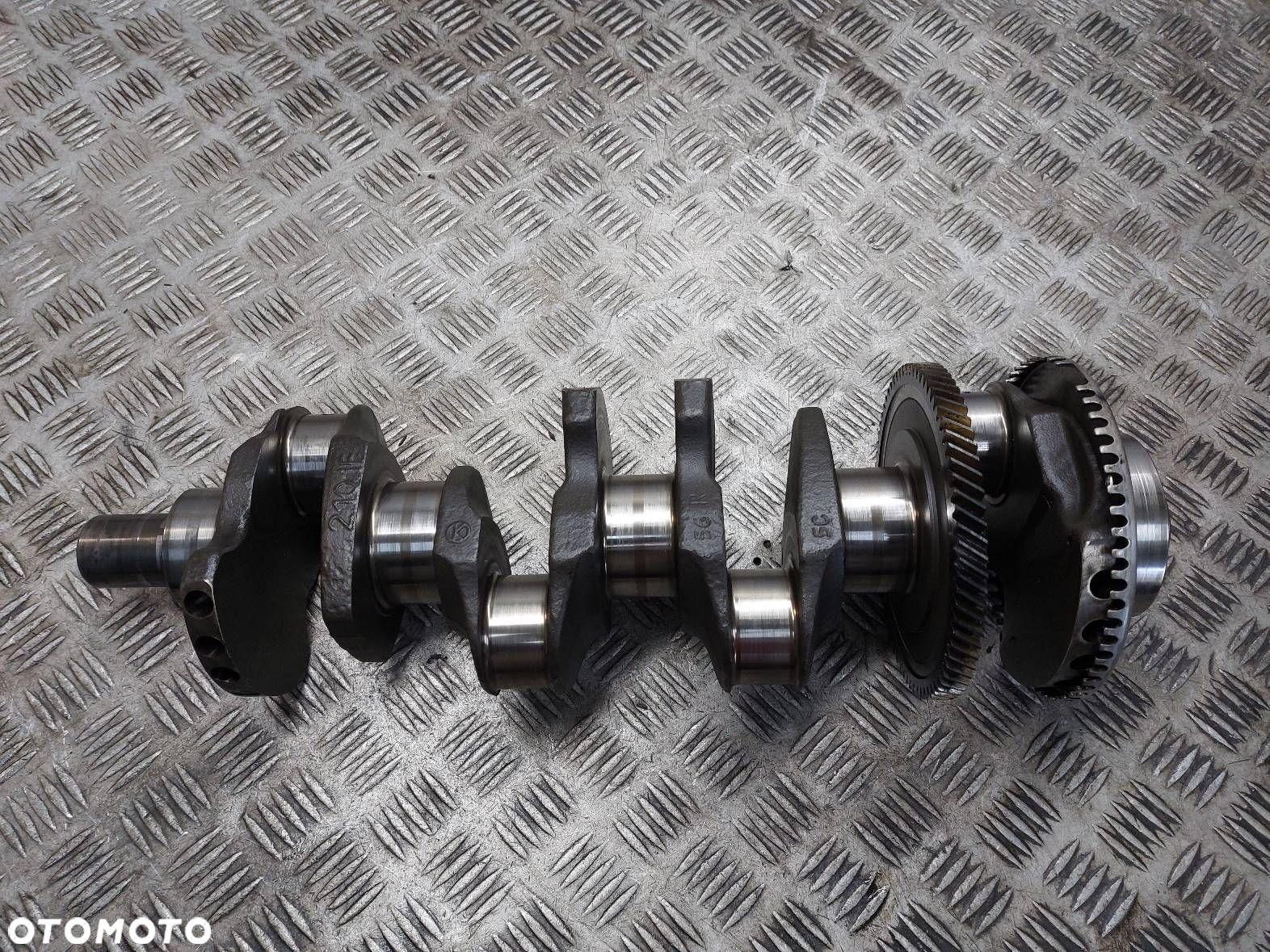 WAŁ KORBOWY CHRYSLER  GRAND VOYAGER IV LIFT 2.8 CRD 2101F - 1