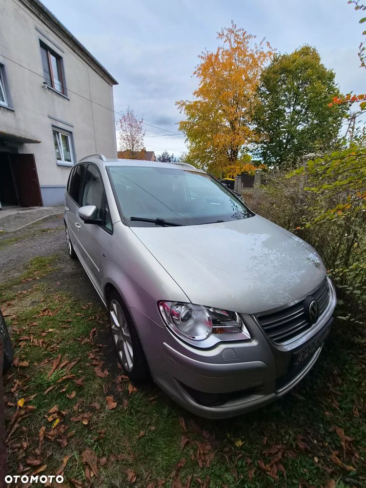 Volkswagen Touran - 1
