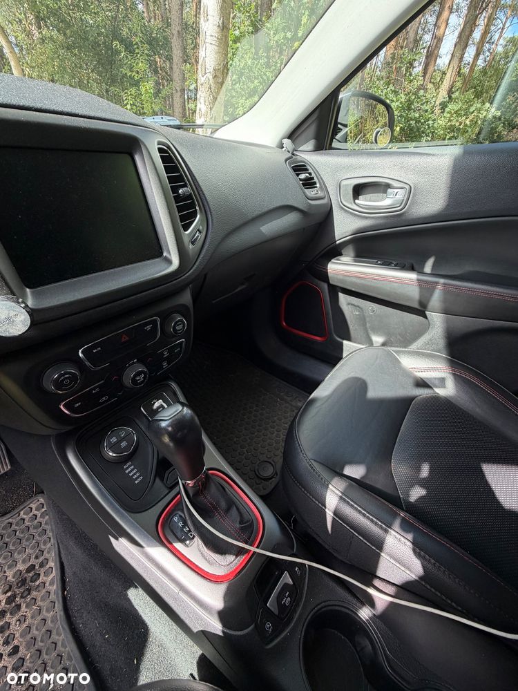Jeep Compass - 27