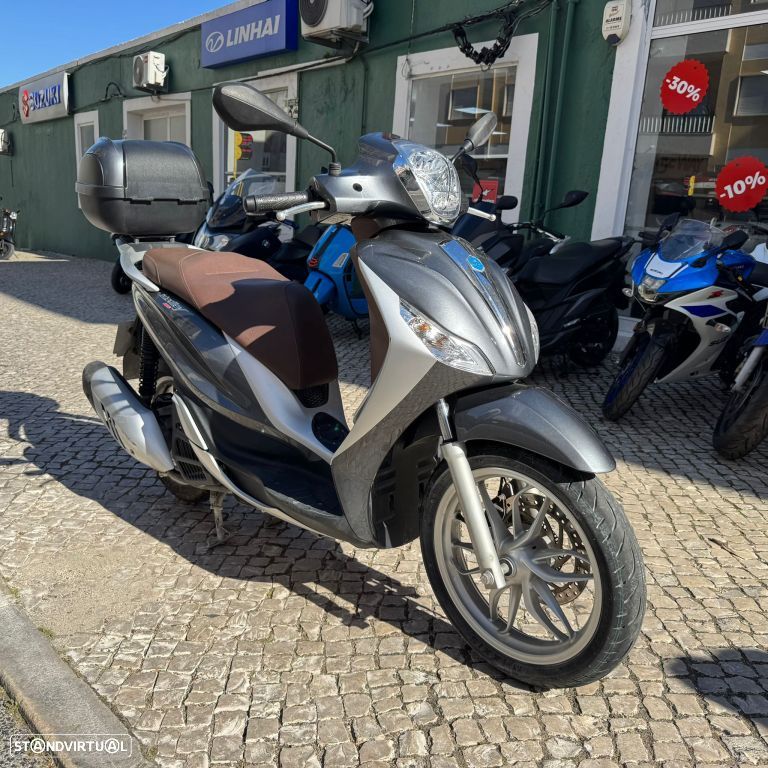 Piaggio Medley 125 - 9