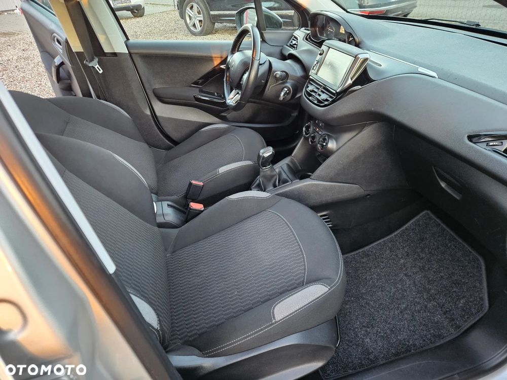 Peugeot 208 82 PureTech Style - 6