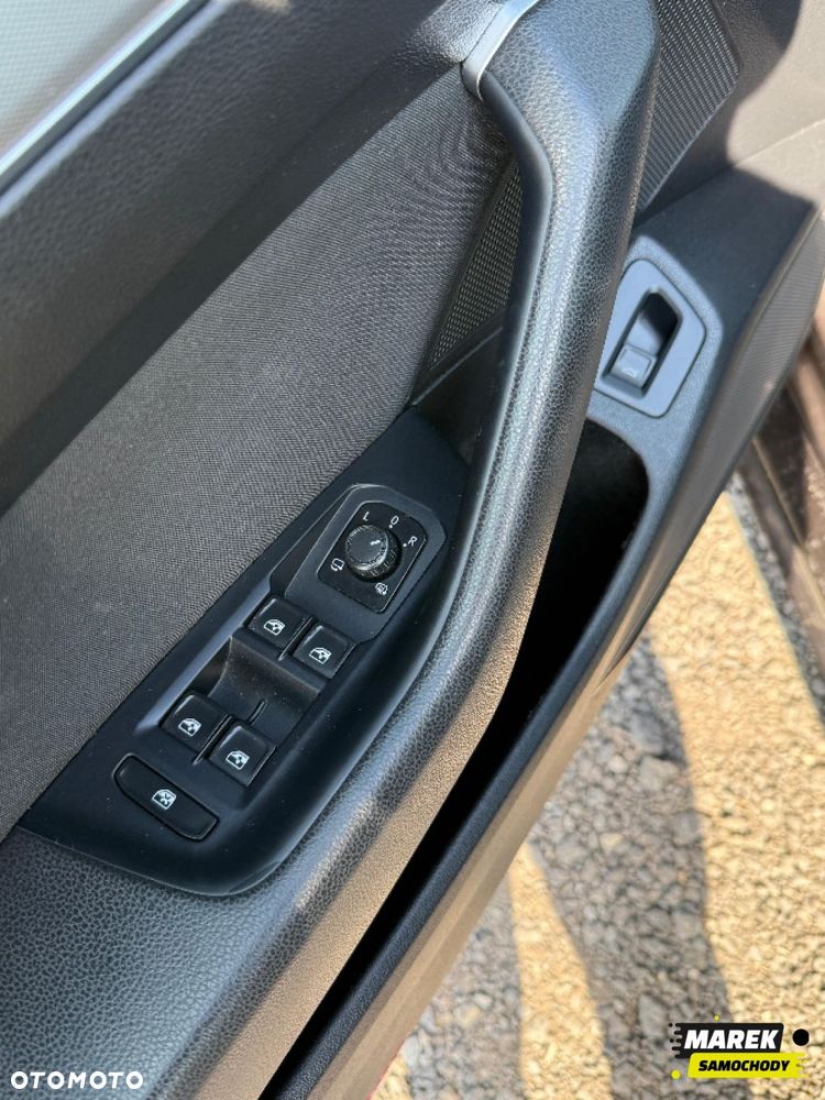 Volkswagen Passat - 13