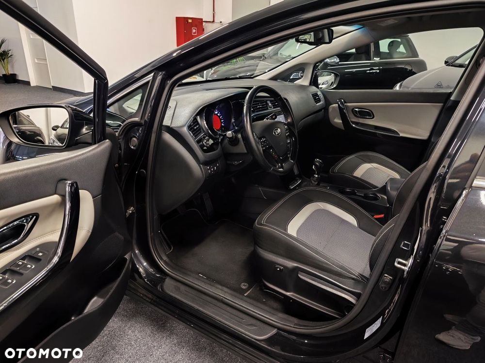 Kia Ceed 1.6 GDI Platinum Edition - 6