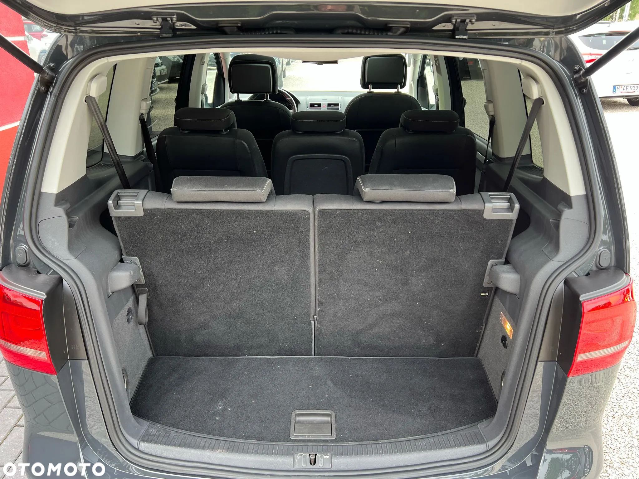 Volkswagen Touran 1.6 TDI DPF DSG Cup - 30