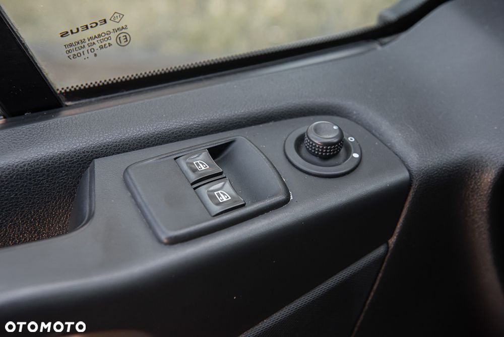 Opel Vivaro - 12