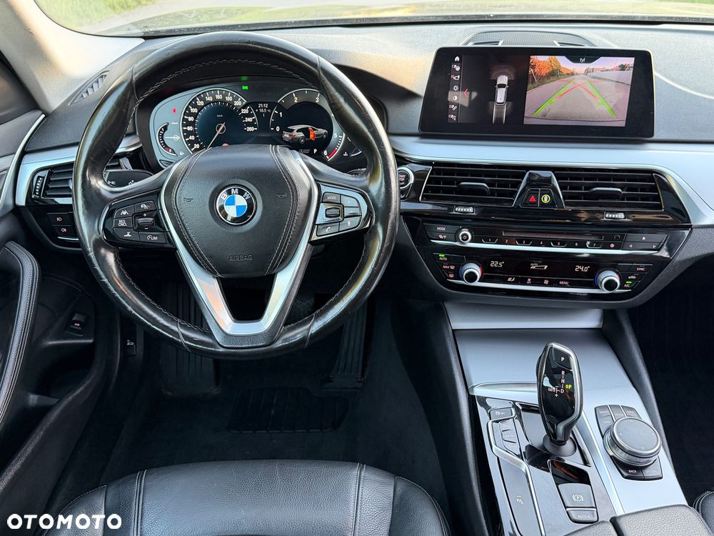 BMW Seria 5 520d xDrive Luxury Line sport - 9