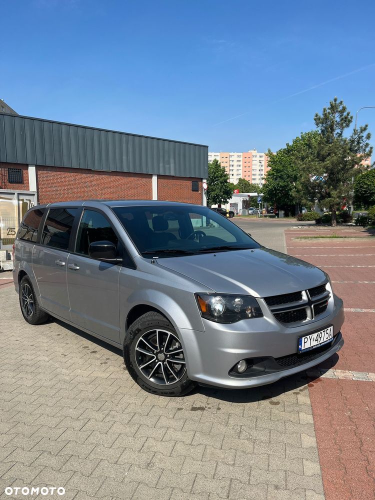 Dodge Grand Caravan - 10