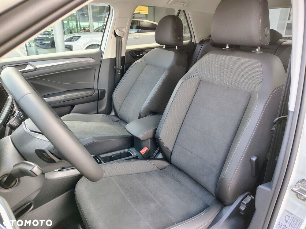 Volkswagen T-Roc - 13