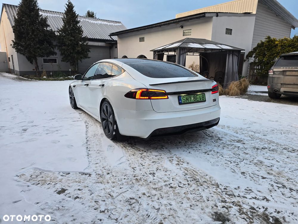 Tesla Model S - 5