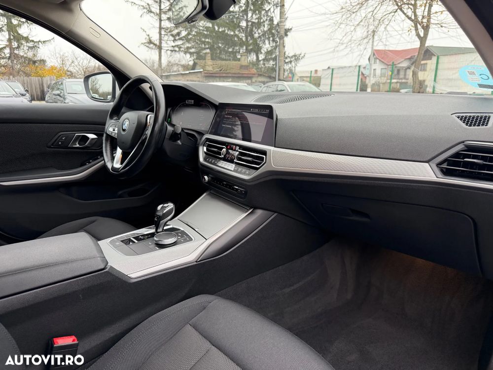 BMW Seria 3 320i xDrive Aut. Advantage - 9