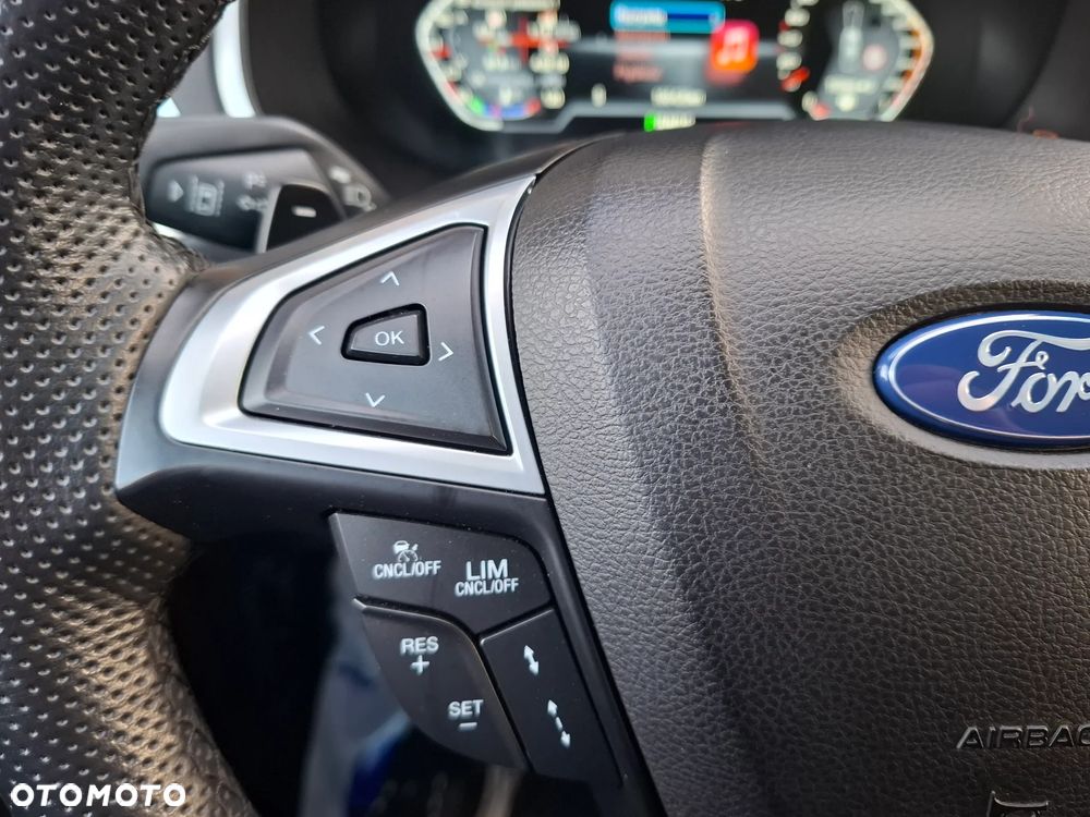 Ford S-Max 2.0 TDCi Titanium PowerShift - 13