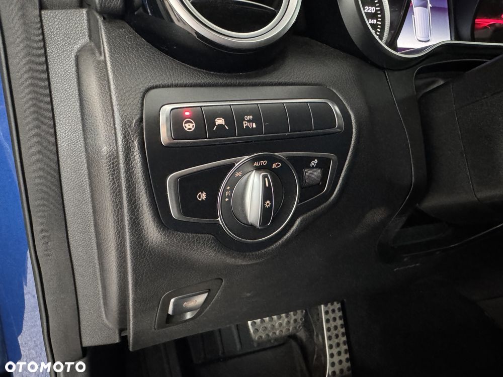 Mercedes-Benz GLC 250 d 4Matic 9G-TRONIC AMG Line - 24