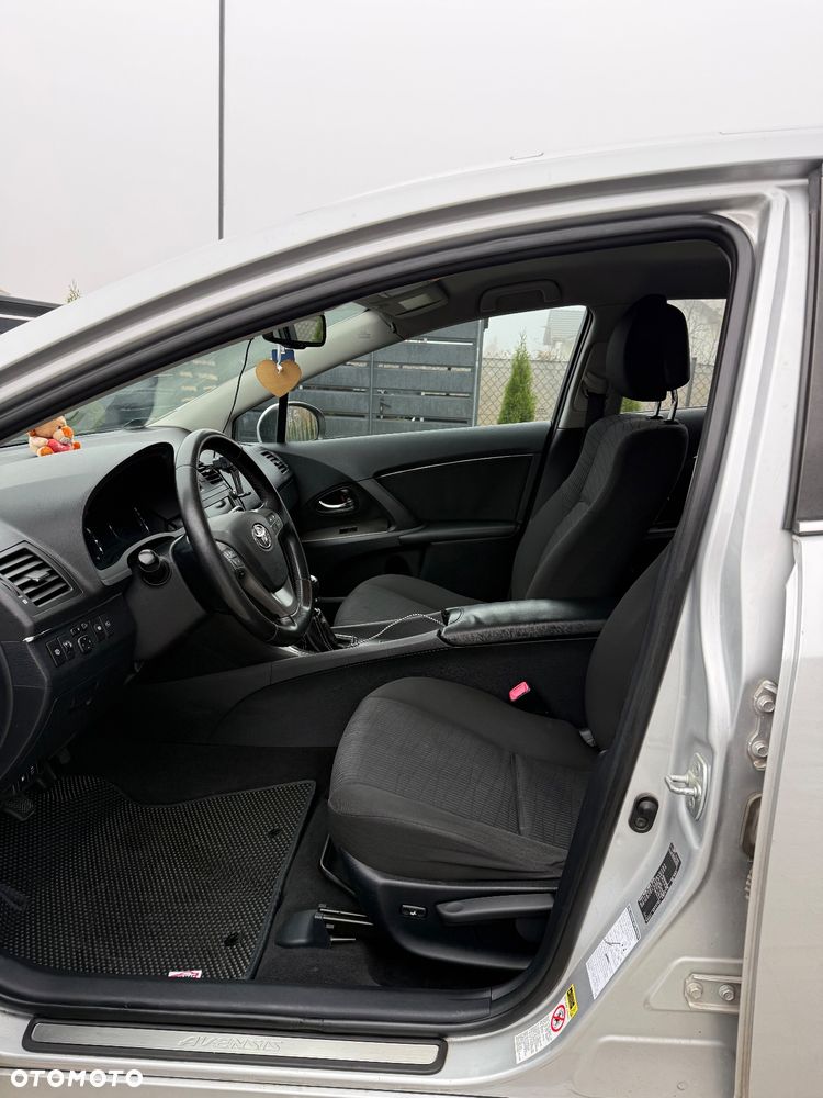 Toyota Avensis 2.0 D-4D Sol plus - 10