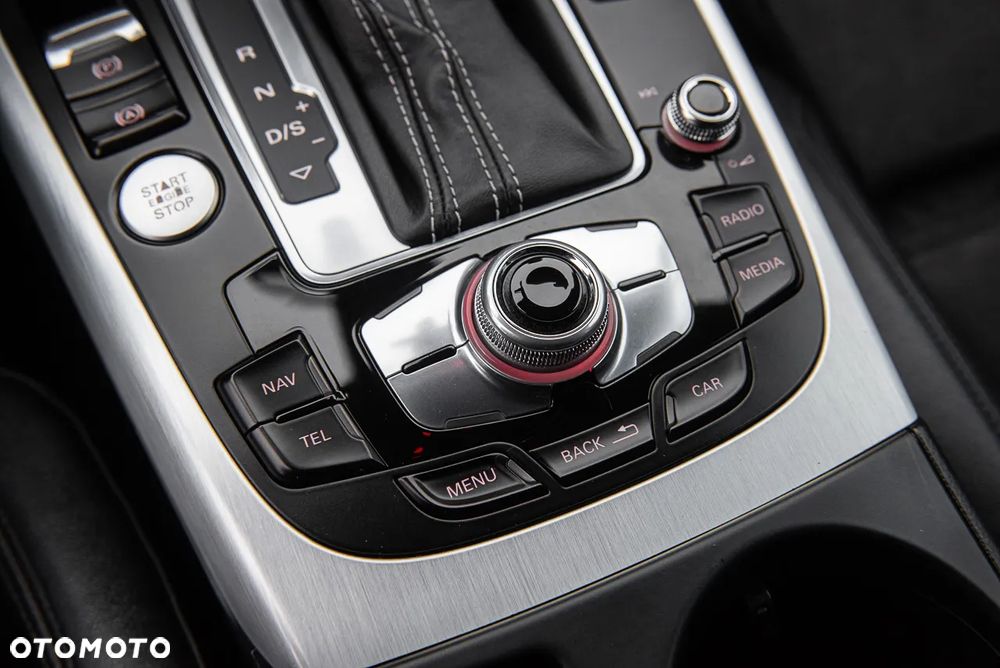 Audi S4 Avant S tronic - 25