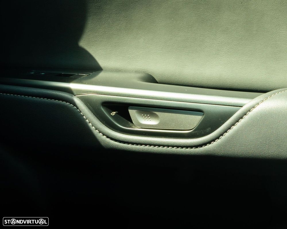 Lexus RZ 450e Premium Monotone c/ mala elétrica - 31