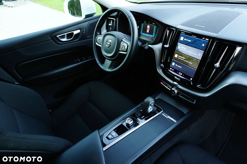 Volvo XC 60 B4 B Momentum Pro - 26