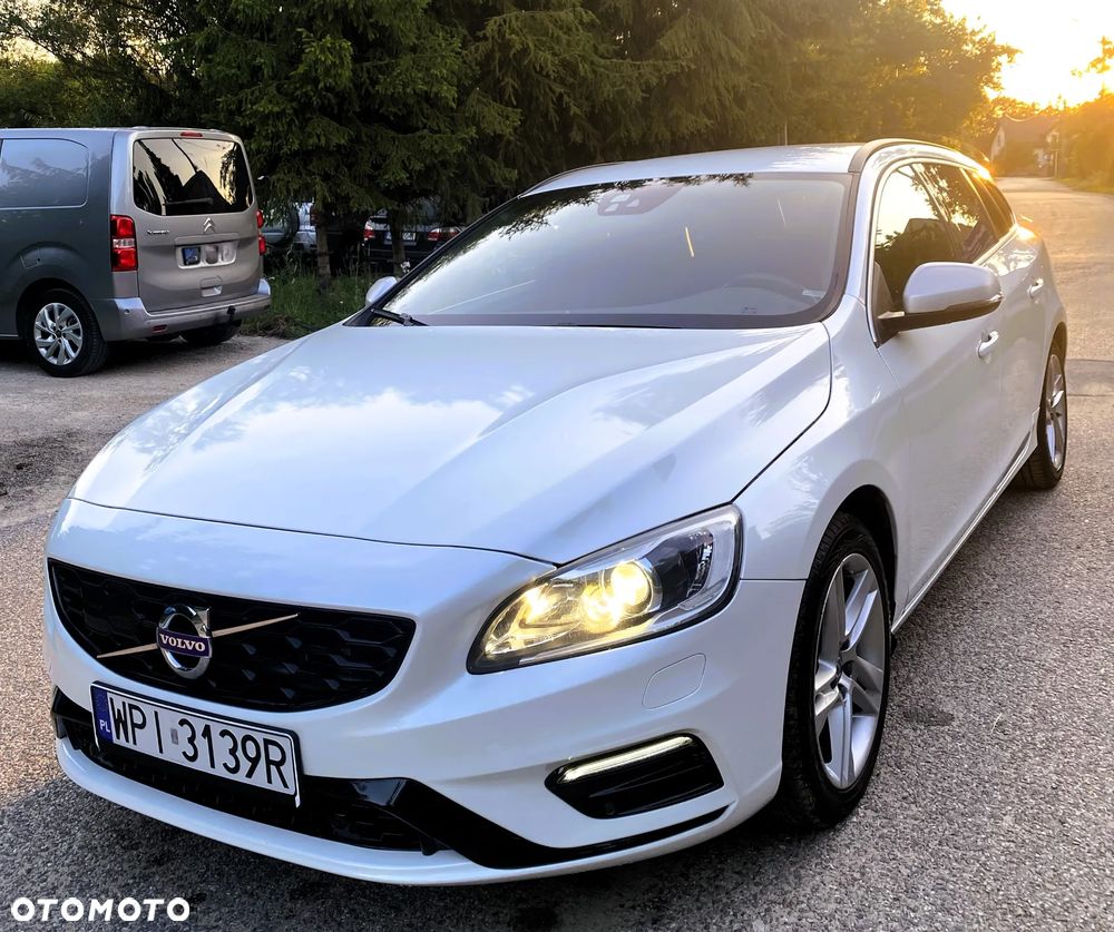 Volvo V60 D4 AWD Geartronic RDesign - 13