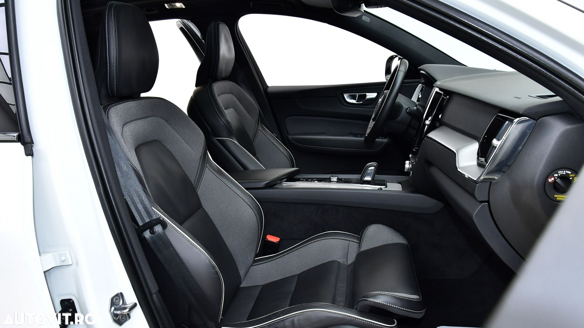 Volvo XC 60 T6 AWD Recharge Geartronic RDesign - 8