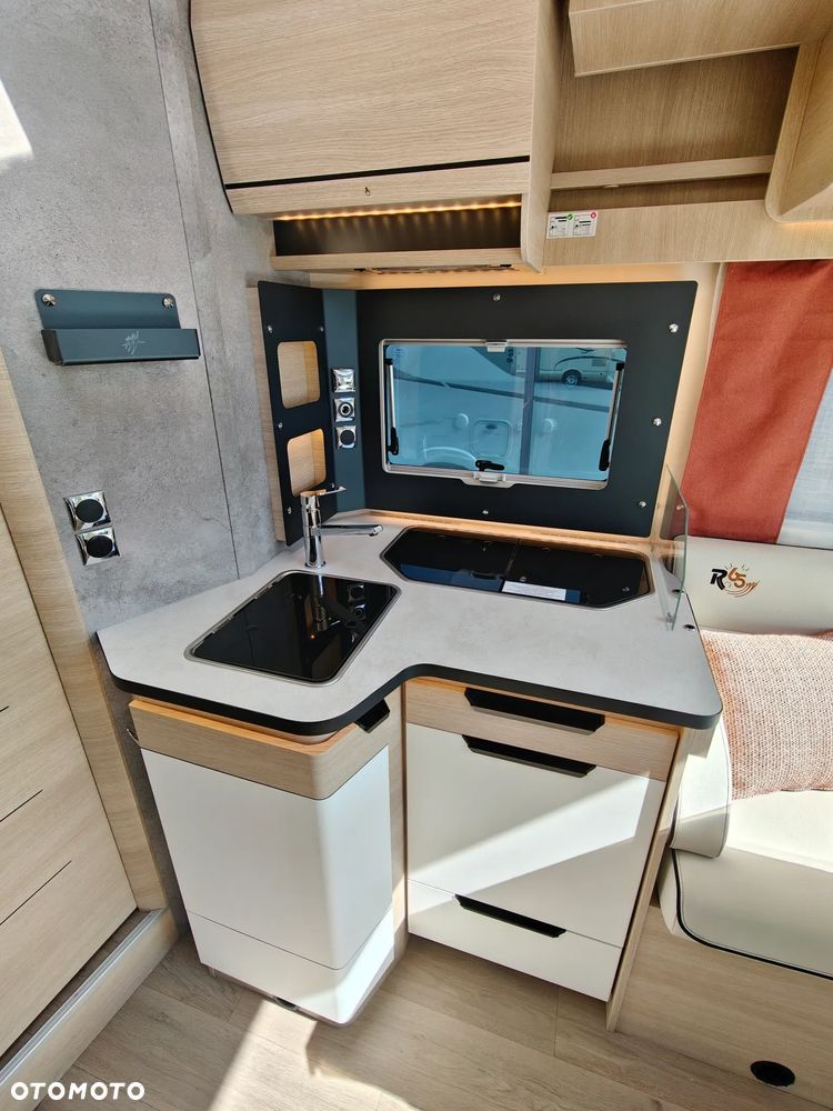 Rapido 666F  OD RĘKI - EKSKLUZYWNY KAMPER BOGATO WYPOSAŻONY - 12