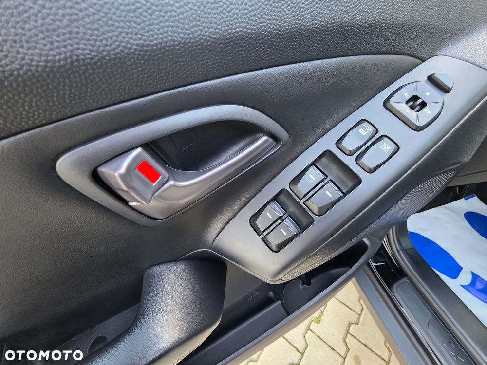 Hyundai ix35 1.7 CRDi 2WD Fifa World Cup Edition - 28