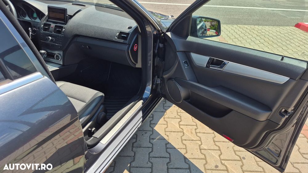 Mercedes-Benz C 200 CGI Automatik BlueEFFICIENCY Avantgarde - 22