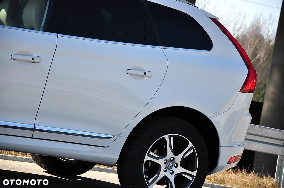Volvo XC 60 T6 AWD Momentum - 5