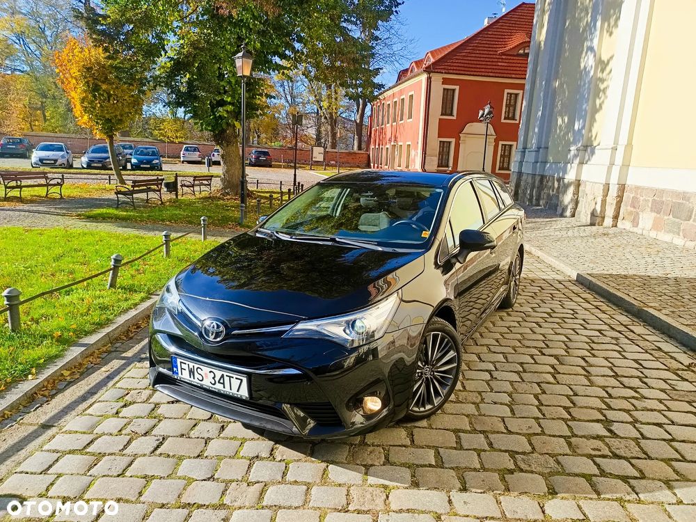 Toyota Avensis 1.8 Premium - 1