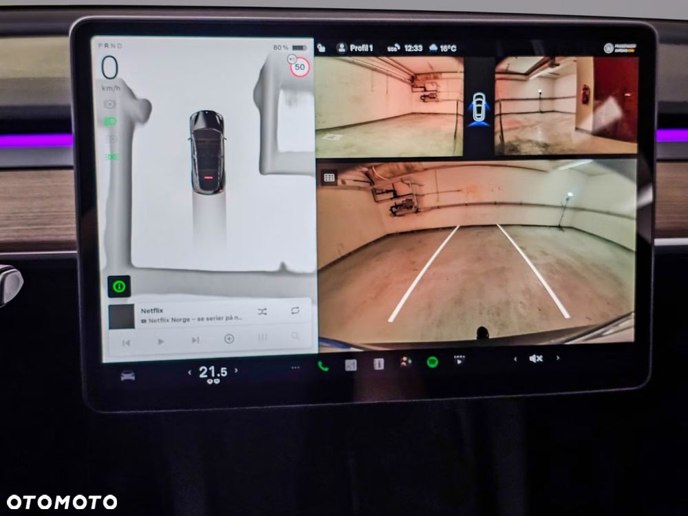 Tesla Model Y Long Range AWD - 29