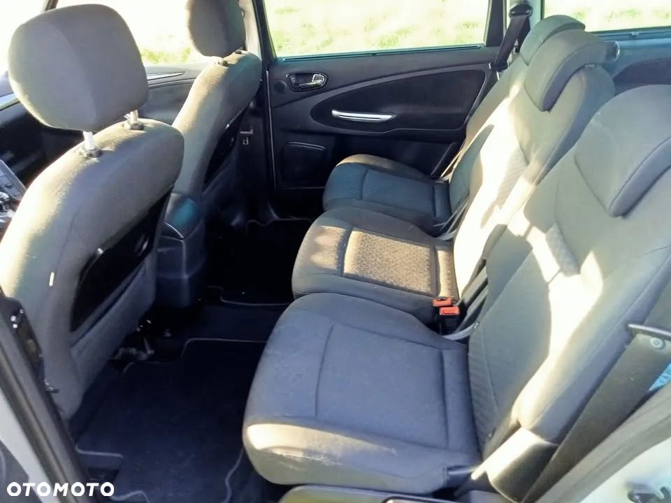 Ford Galaxy 2.0 TDCi Ghia - 8