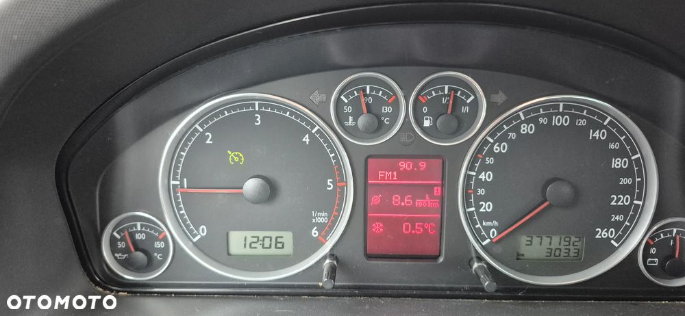 Volkswagen Sharan 2.0 TDI Highline - 11