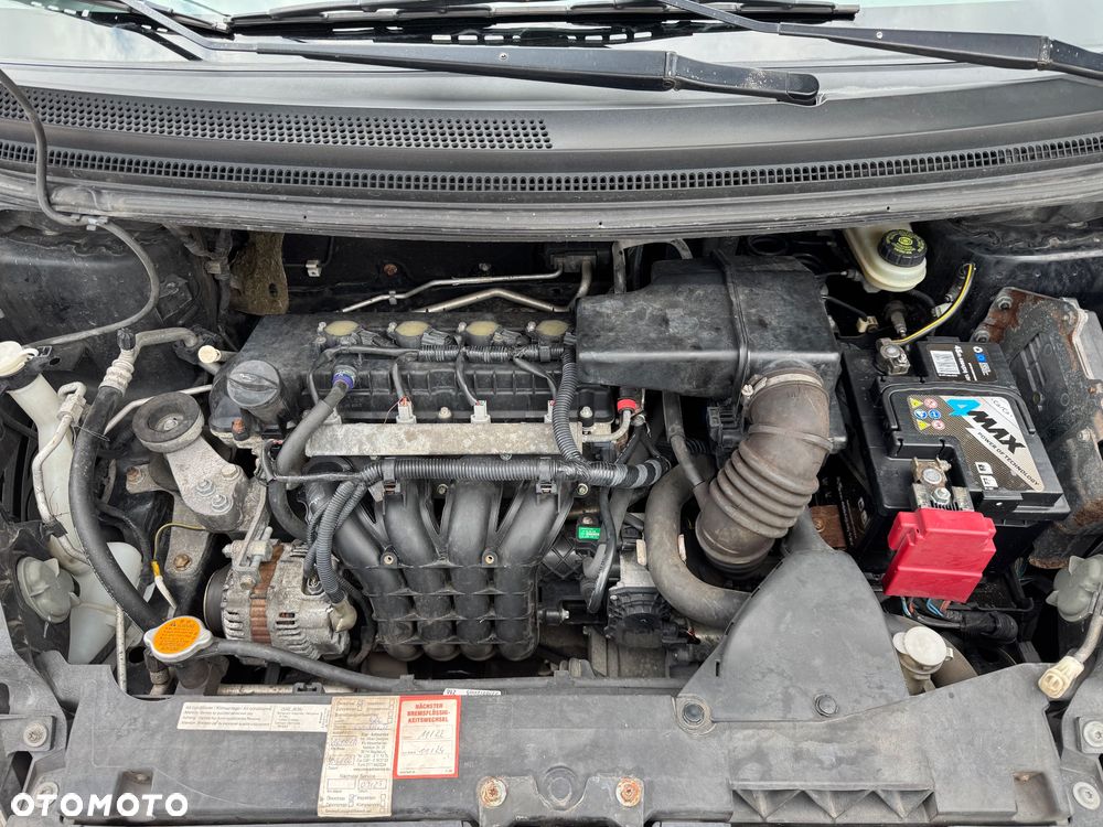 Mitsubishi Colt - 8