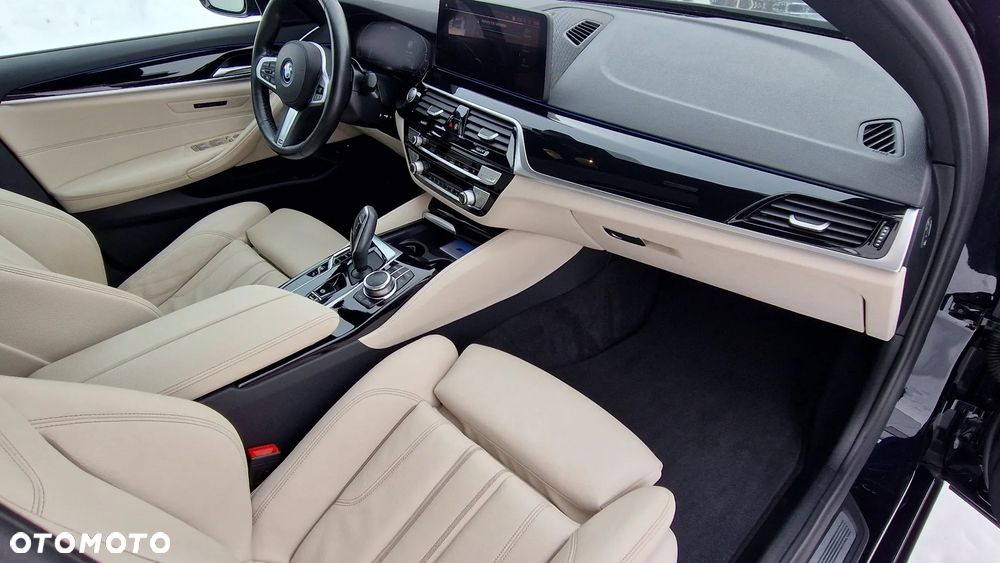 BMW Seria 5 545e xDrive M Sport sport - 17