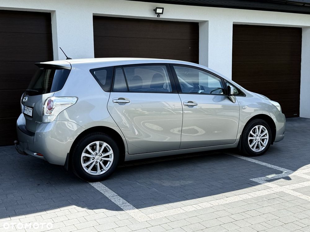 Toyota Verso 1.8 Edition - 8